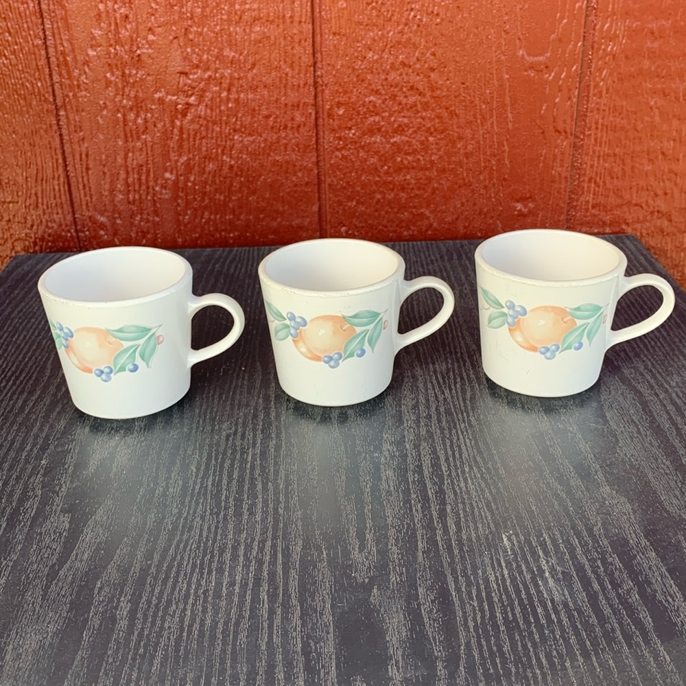 🍑 3 Corning Ware Coffee Mugs
